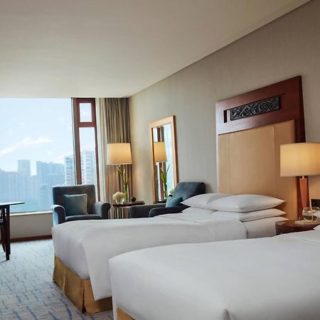 Renaissance Wuhan Hotel Bagian luar foto