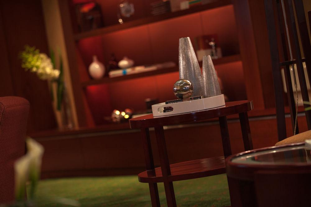 Renaissance Wuhan Hotel Bagian luar foto