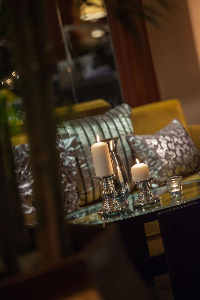 Renaissance Wuhan Hotel Bagian luar foto