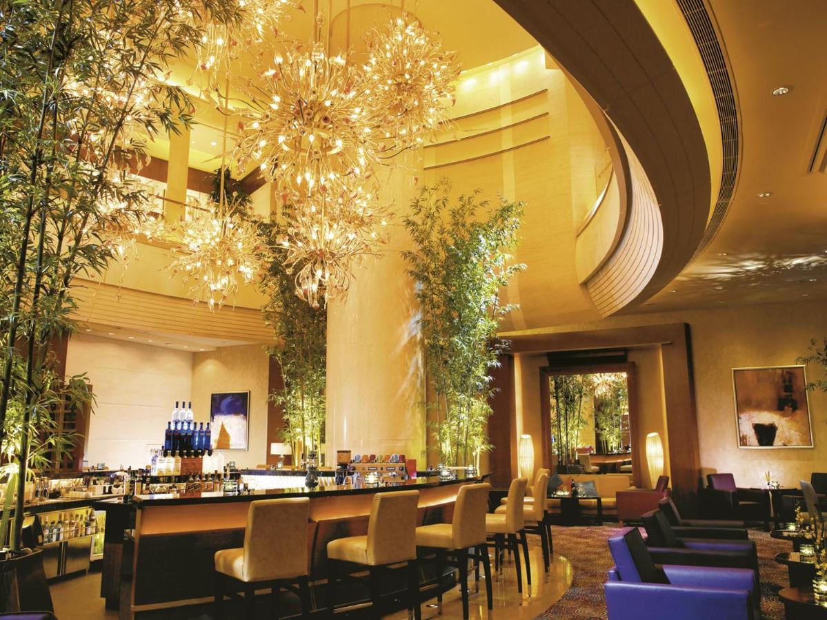 Renaissance Wuhan Hotel Bagian luar foto