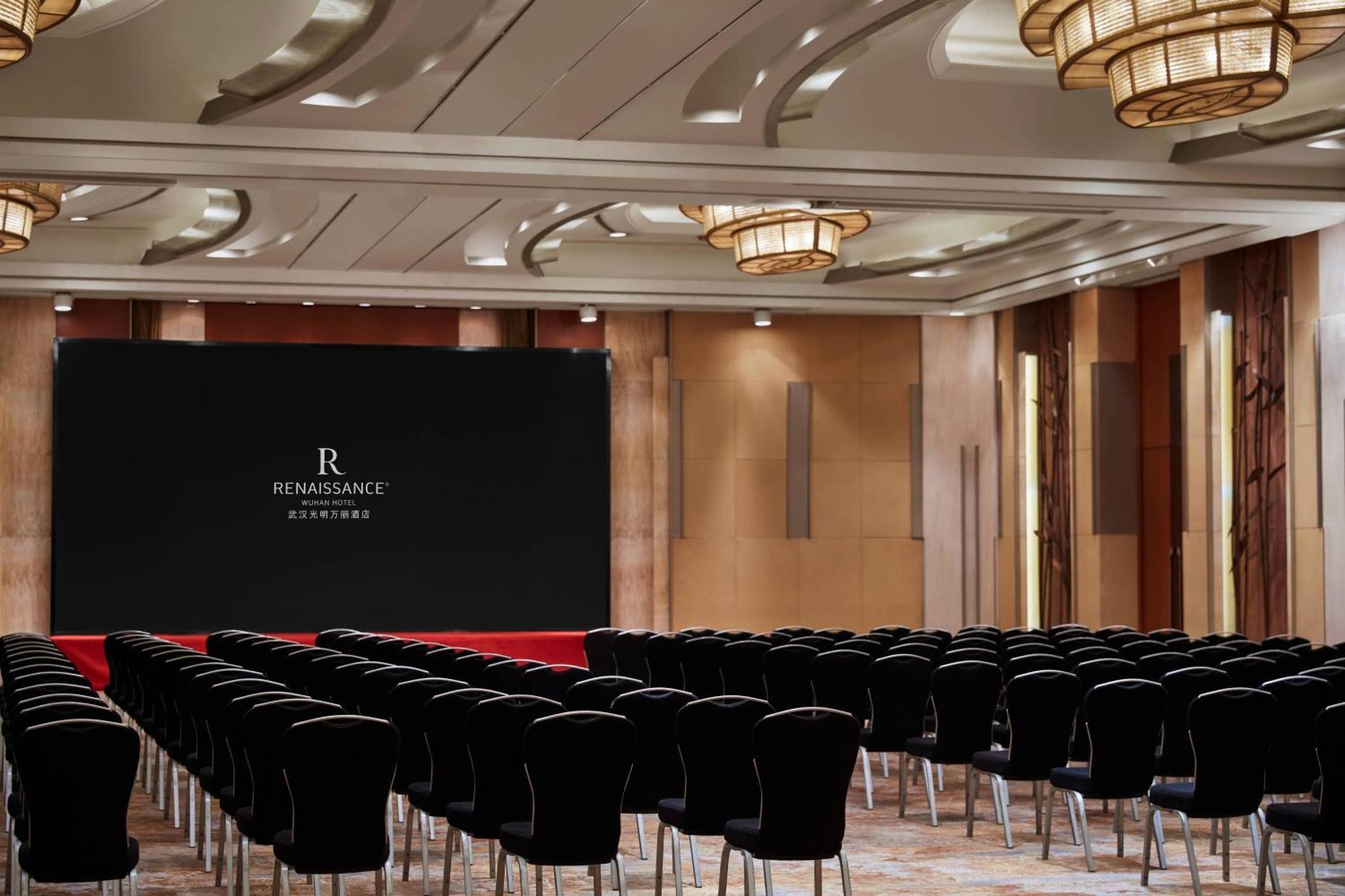 Renaissance Wuhan Hotel Bagian luar foto