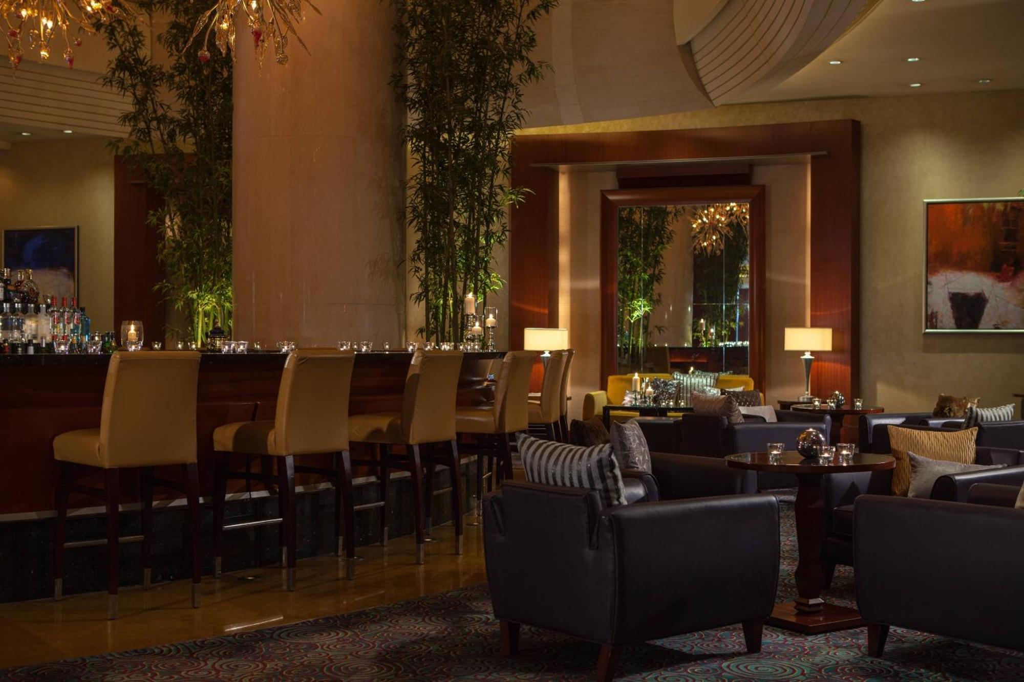 Renaissance Wuhan Hotel Bagian luar foto
