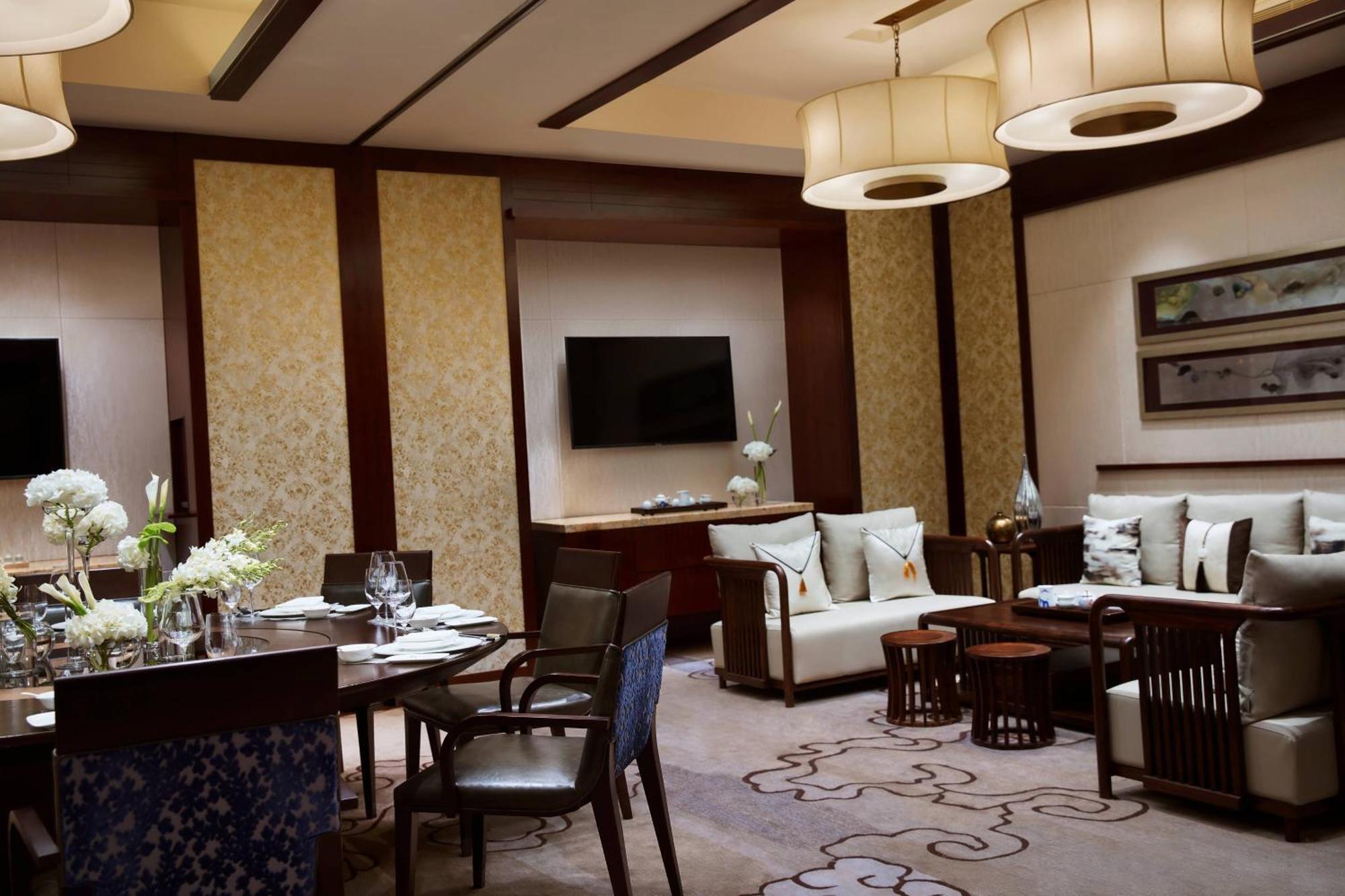 Renaissance Wuhan Hotel Bagian luar foto