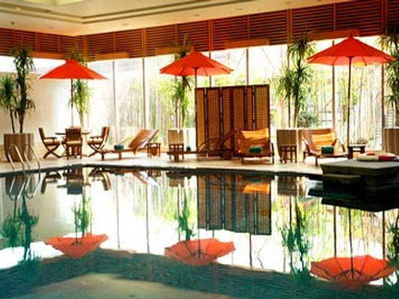 Renaissance Wuhan Hotel Bagian luar foto